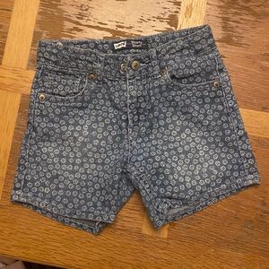 Levi’s Shorty Shorts Little Girls Size 6